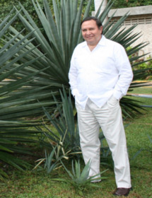Dr. Manuel Robert Díaz